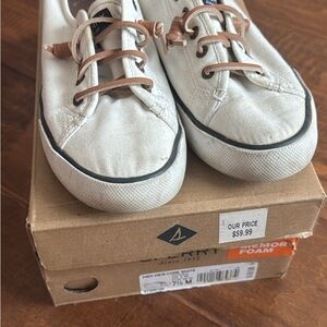 Sperry White Canvas Shoes women size 7.5